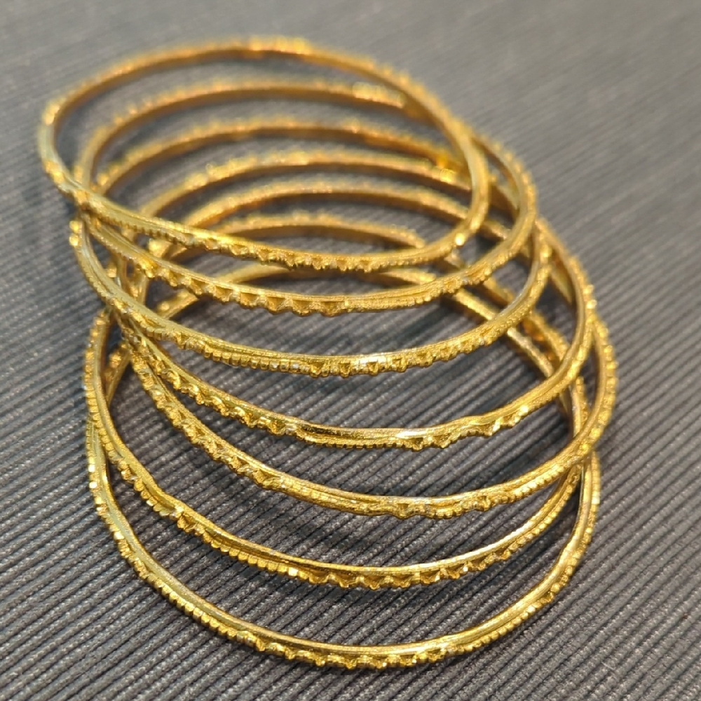 Bangle Set Of 7 Chic Gold-Tone Like New
